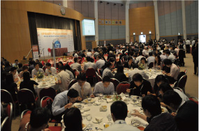 Luncheon at eHealth Forum
2009.