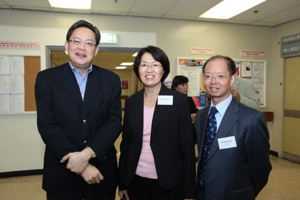 (Left to Right) Dr KM CHOY, Ms SC CHIANG and Mr Pascal TSE